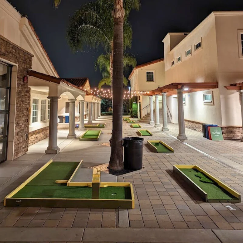 9-Hole Mini Golf Course (Basic)
